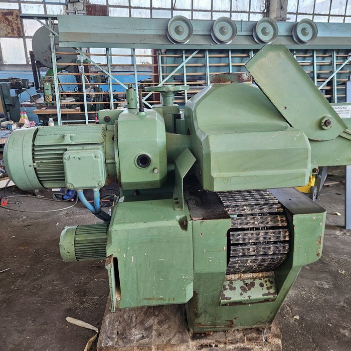 многолистов циркуляр макс.височина 100мм.ширина 250мм .мотор 18,5 kw.-ITALY