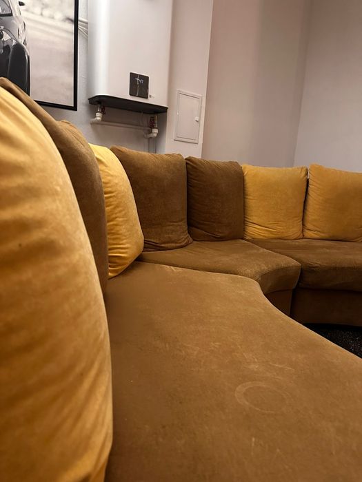 Coltar fix, spatios cu 7 perne