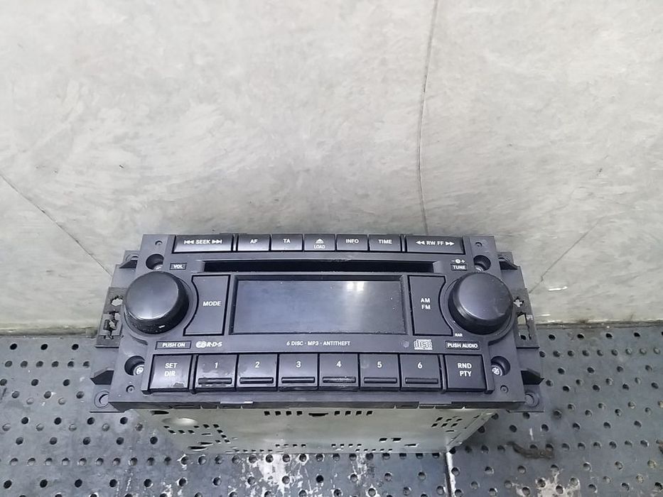 Radio cd player mp3 dodge caliber p05064362aa