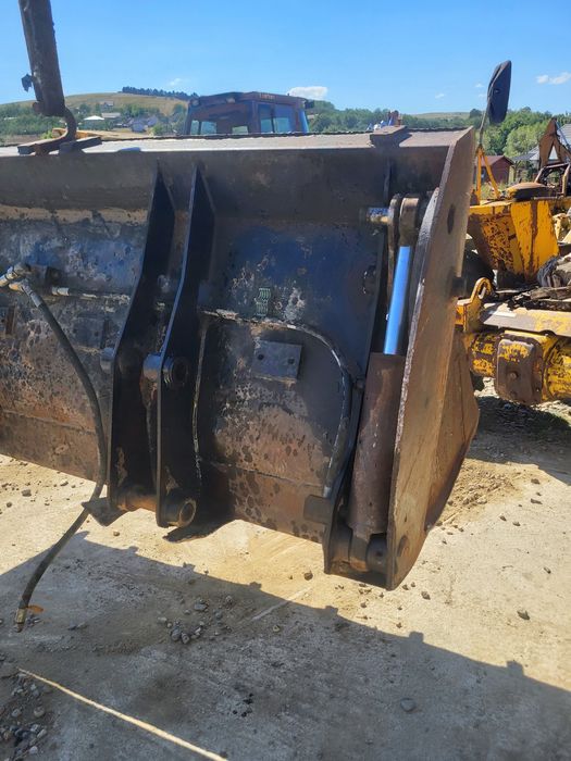 Cupa multifunctionala buldoexcavator jcb komatsu cat case