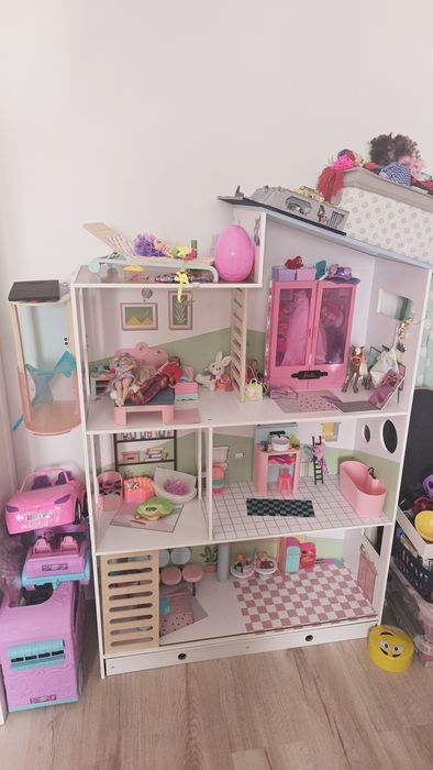 Casa de păpuși Barbie