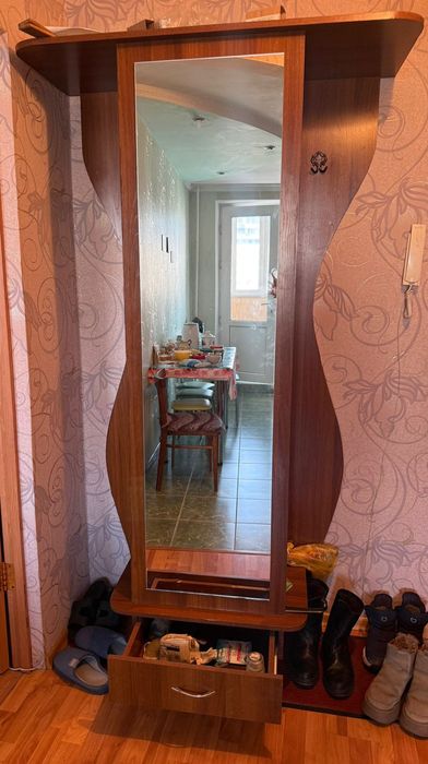 Шкаф в прихожую.