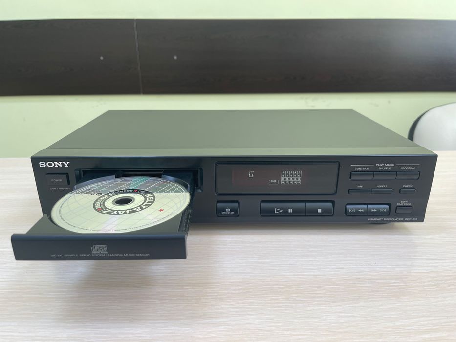 Sony CDP-212 – CD плеър | Много запазен, без забележки