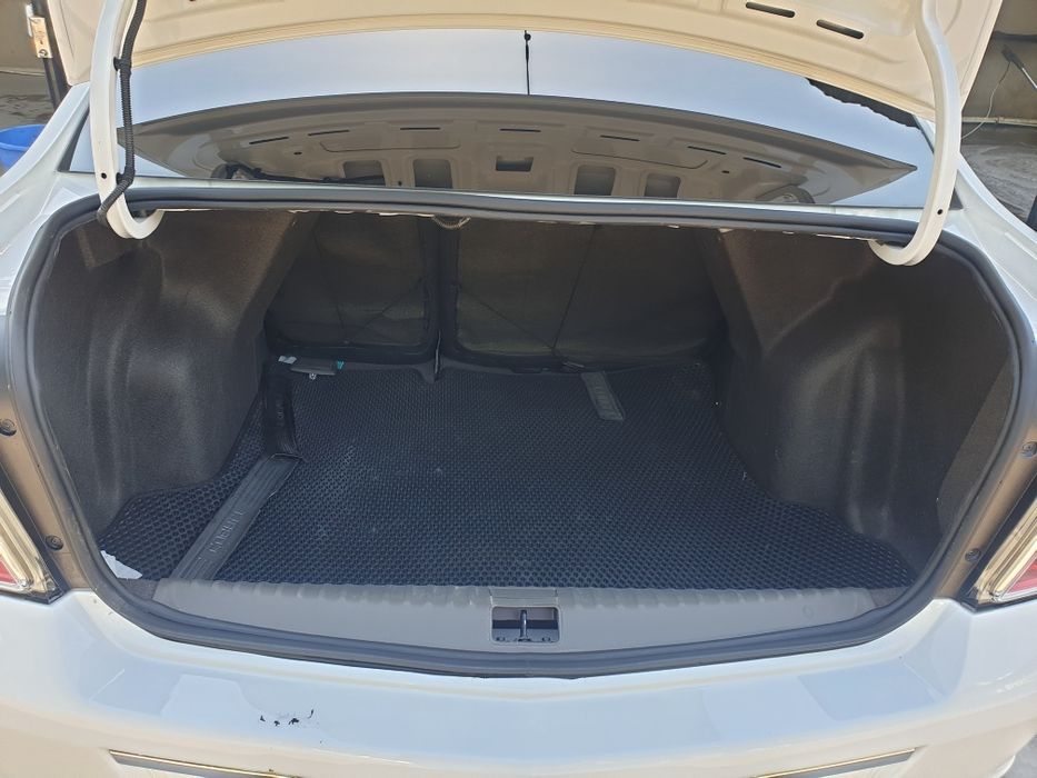 Chevrolet Cobalt 2025 — 3