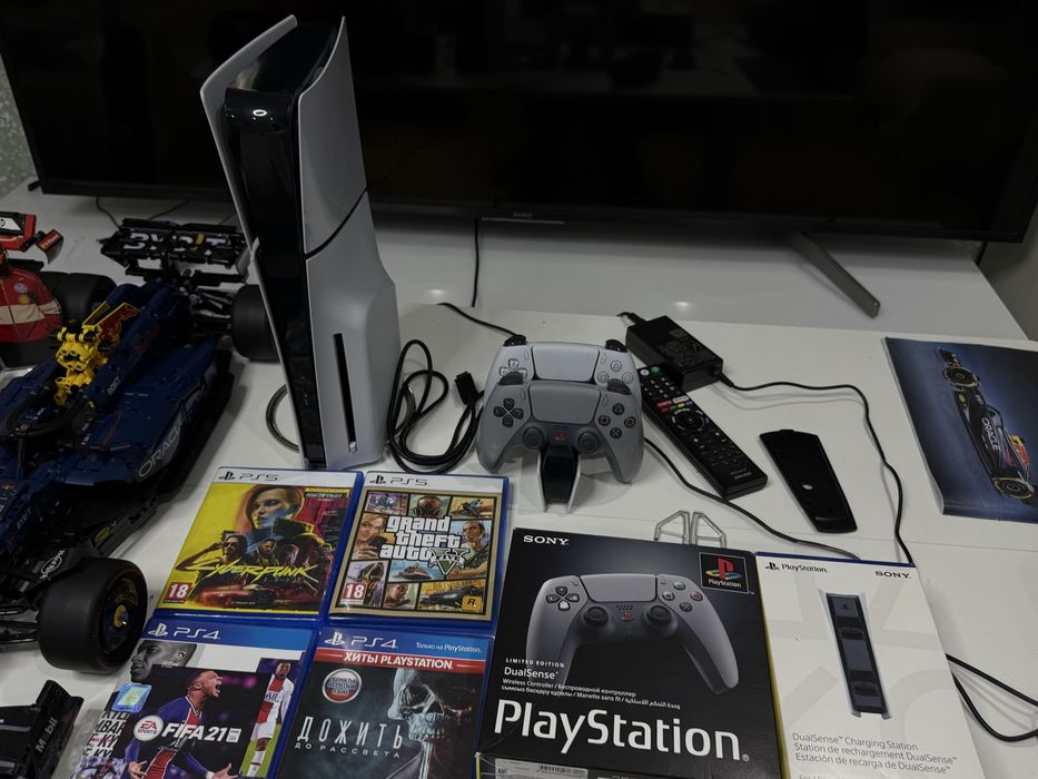 Продаю Playstation 5 Slim