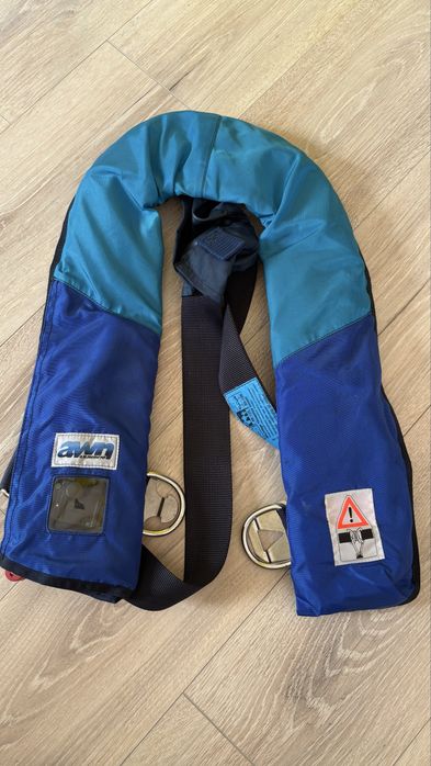 Автоматична Самонадувна спасителна жилетка