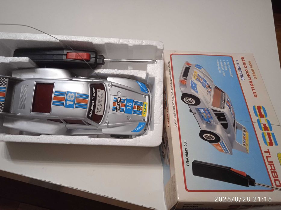 Стари колички и 2 бр. камиончета. Porsche 935 turbo Radio- controlled, 1:20, работи
