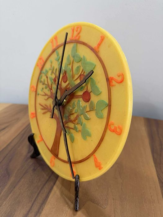 Ръчно изработен часовник - дървото на живота, с луминисцентни цифри