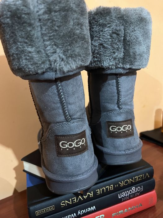 Vand UGG uri noi, marimea 40