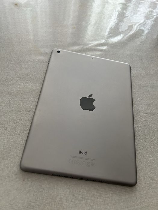iPad 2017 (5 поколение) 32GB Space Grey