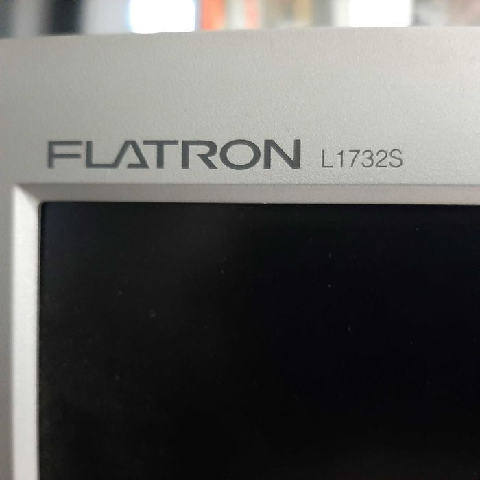 Монитор FLATRON не новый, Б/У.