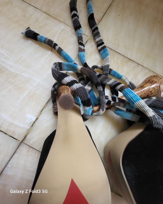 Продам женские босоножки на платформе