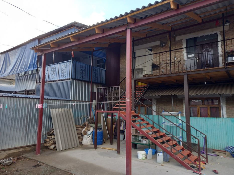 Үй сатылады 3 бөлмелі