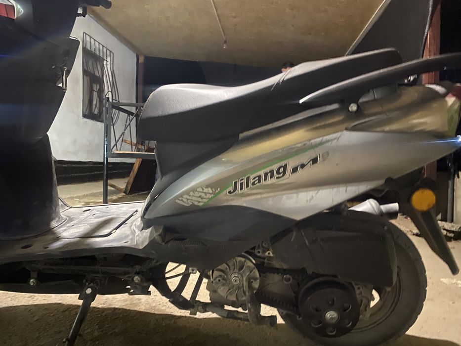 M8 125куб мопед жағдайы ұрып тұр