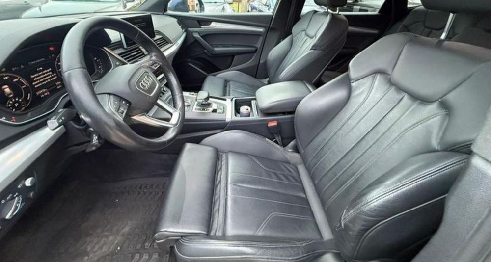 Audi Q5 / 5.0 TFSI / 2.0 Benzina Hybrid / 2020 /  4x4 / 252 CP