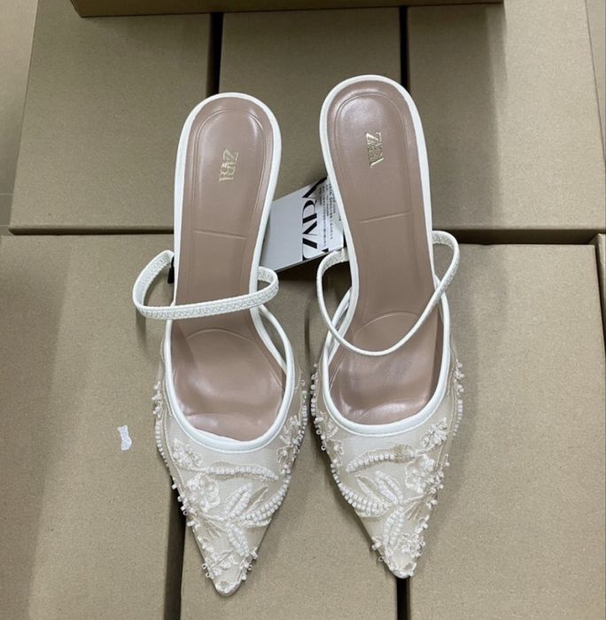 туфли Zara с вышивкой