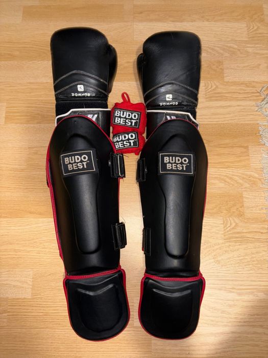 Set Kickboxing Budo Best: mănuși, tibiere, feșe – stare foarte bună