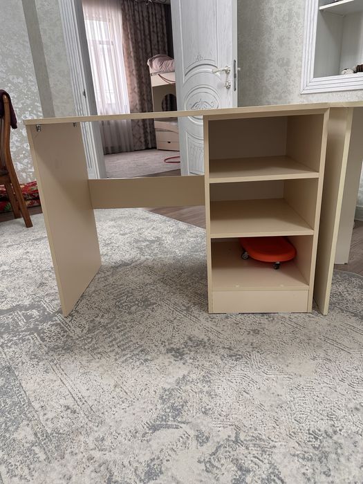 Парта, компьютерный стол