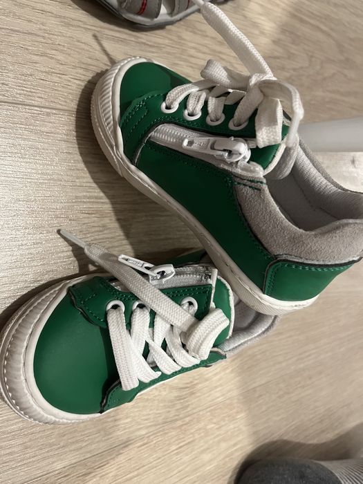 Обувь сандали кроссовки