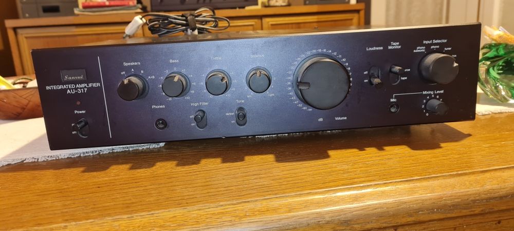 Sansui AU - 317  amplificator