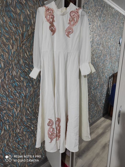 Нарядное платье 42 размера