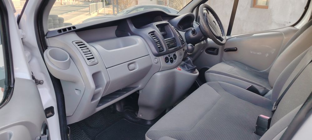 Opel vivaro 2.0 D, 6 viteze, euro 5, 2012 volan dreapta, sau dezmembra