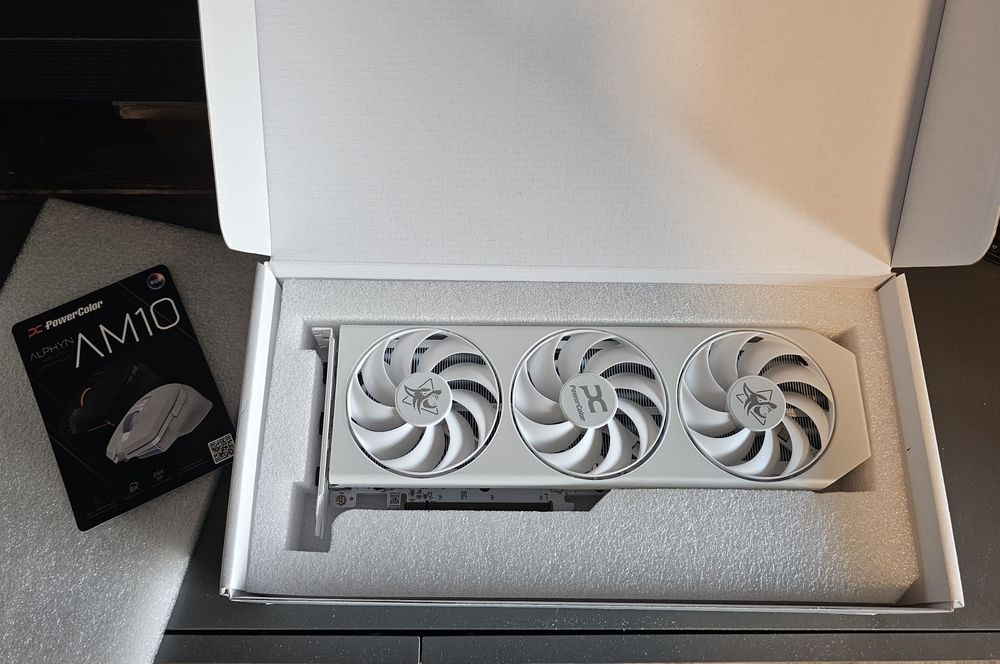 AMD Radeon RX 9060 XT 16GB Powercolor Hellhound Spectral White