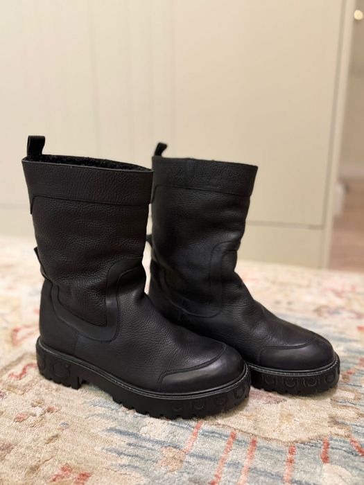 Сапоги теплые от Salvatorre Ferragamo