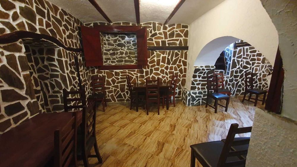 Дава се под наем Заведение в Кюстендил, Център - 170 кв.м за 765 € - Снимка #3