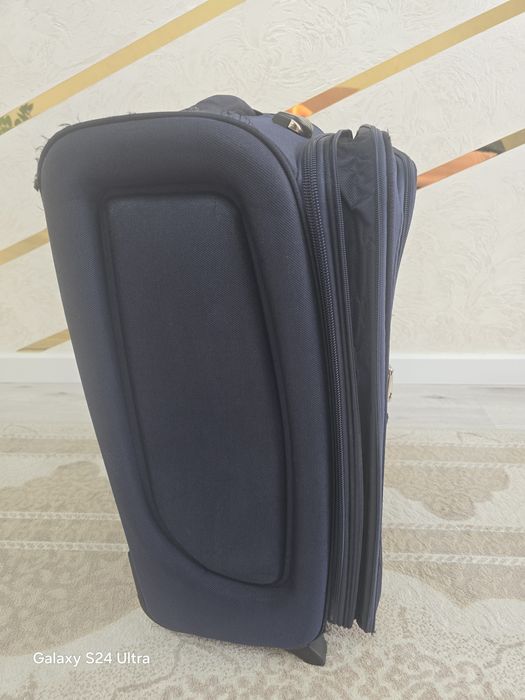 Чемодан для поездок, размер M