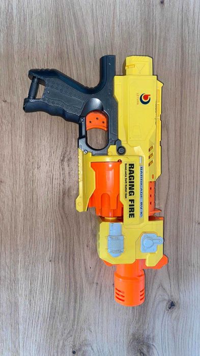 пистолети NERF различни видове