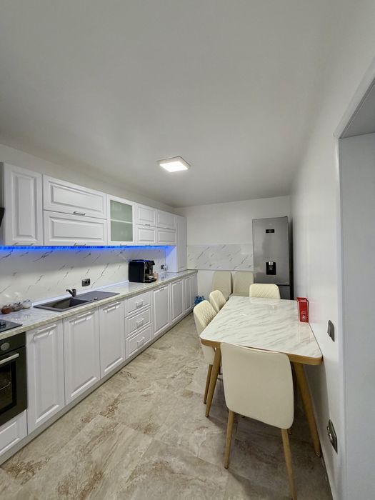 Casa  modernă de vânzare pregatita de mutare .
