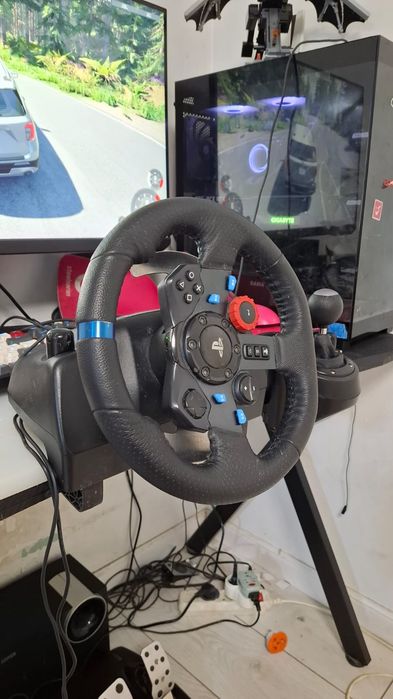 Срочно!! Продам Игровой руль Logitech G29