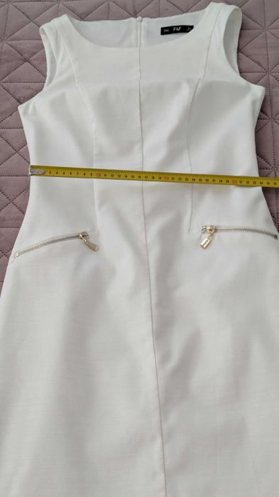 Vand rochie alba chic