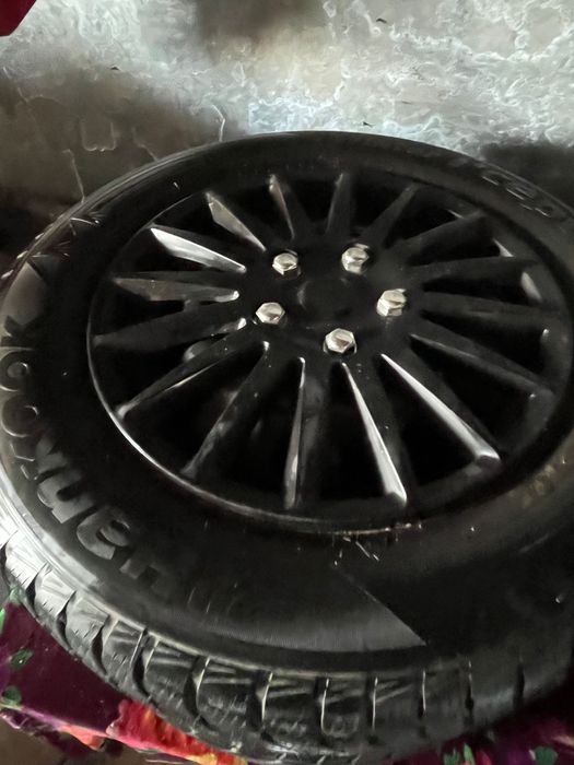 Cauciucuri +jante tablă +capace
