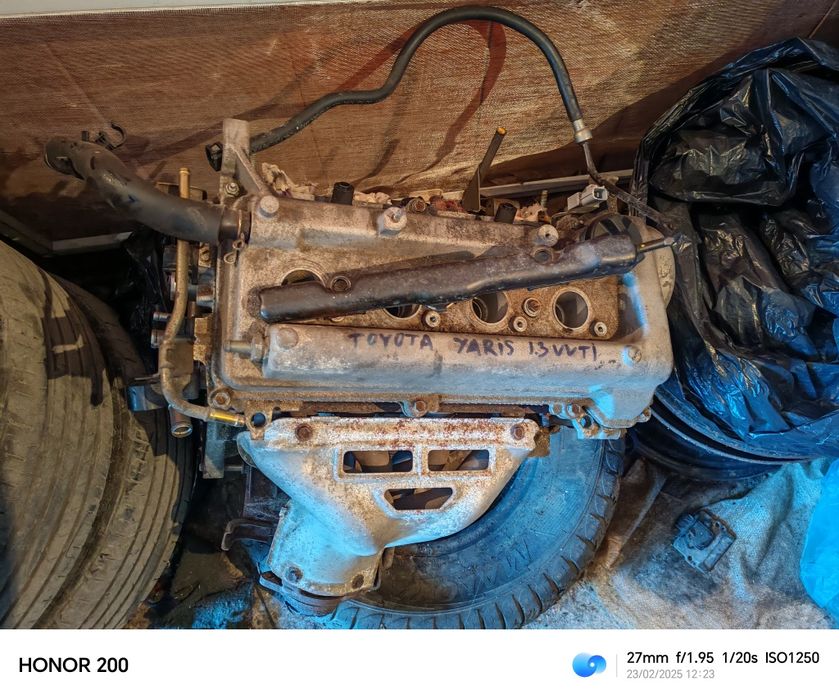 Двигател за Тойота ярис и предавателна кутия