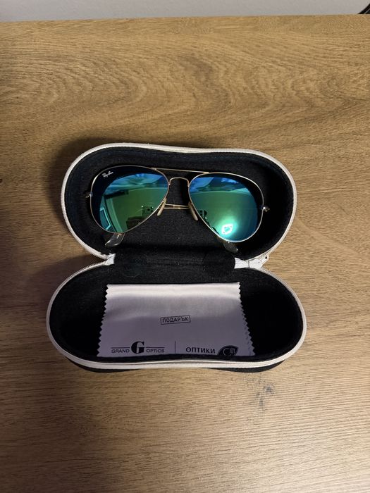 Оригинални Ray-Ban слънчеви очила – отлично състояние + калъф и кърпичка