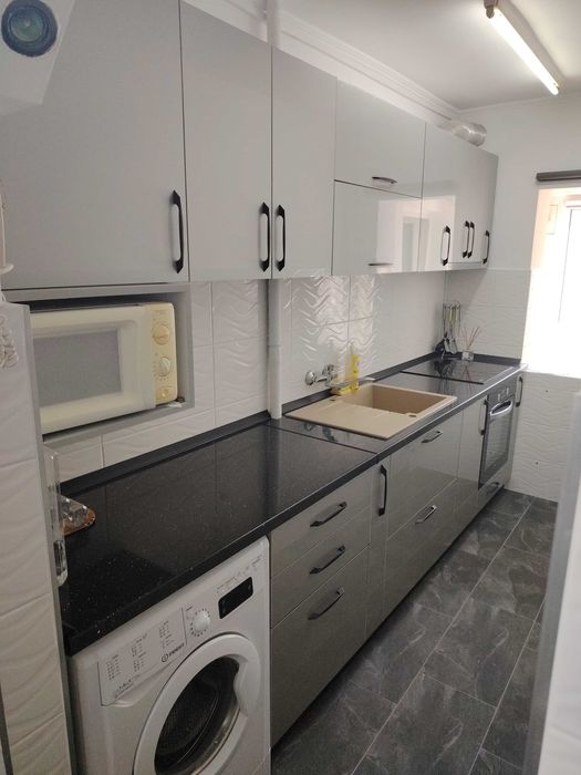 Vand Garsoniera in Oradea, etaj 2, renovata, complet utilata