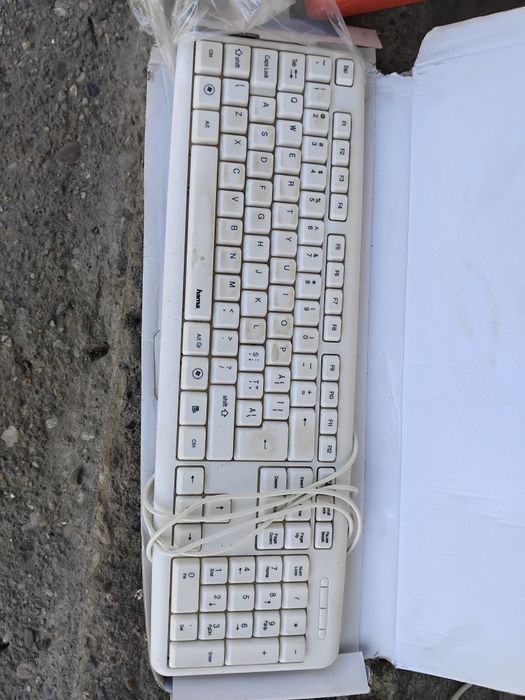 Vând  tastatură  nouă și folosită
