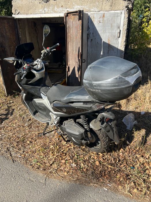 Скутер Tracer ADV 50 кубов