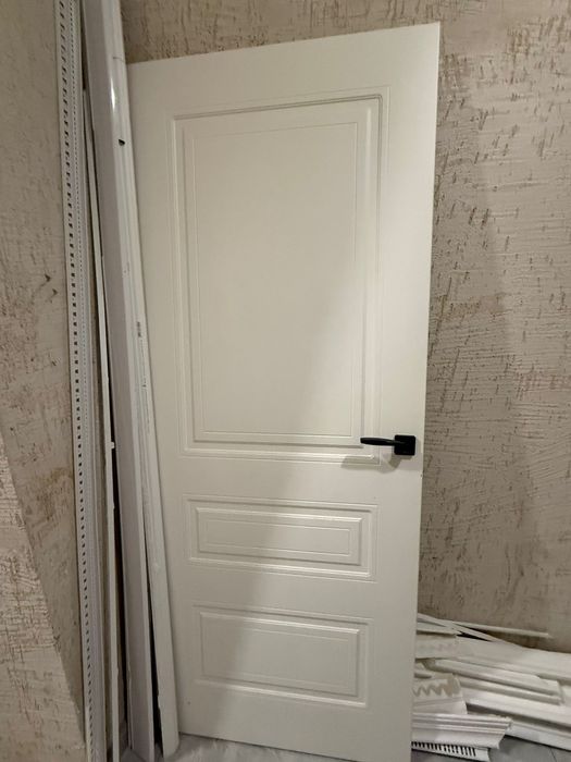 Есік сатылады белый