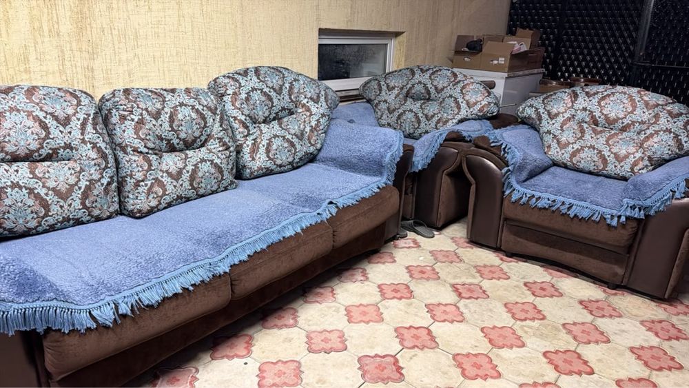 Диван и два кресла