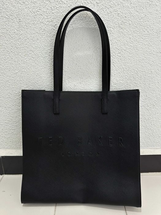 Оригинални чанти Guess, US Polo Assn, Ted Baker, Lasocki, Lulus