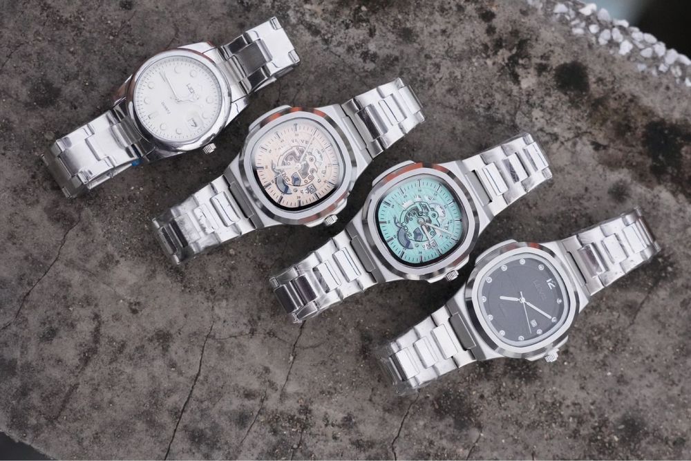 Новые наручные часы