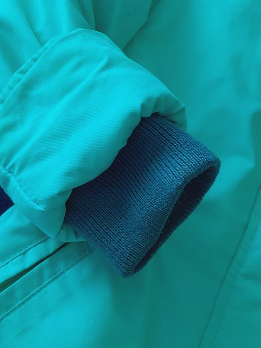 Продам две куртчоки весна в идеальном сост