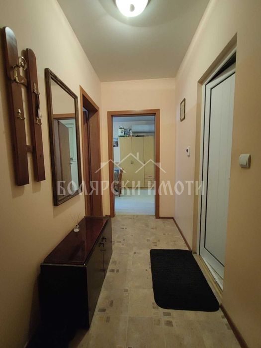 Дава се под наем Двустаен апартамент в Велико Търново, Център - 45 кв.м за 306 € - Снимка #2