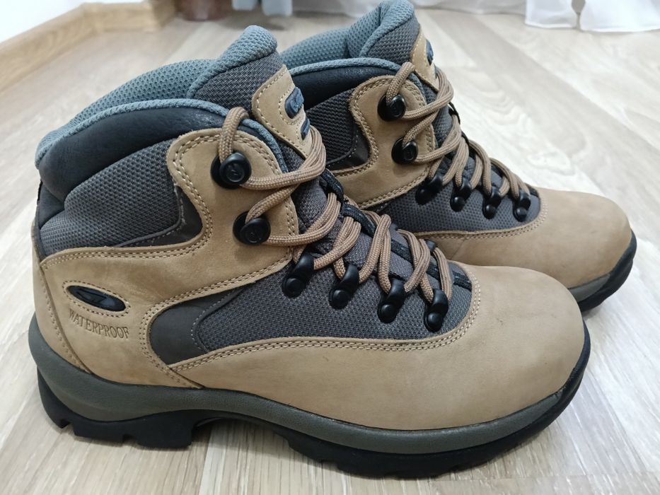 Ghete Bocanci Hi Tech Waterproof mărimea 37