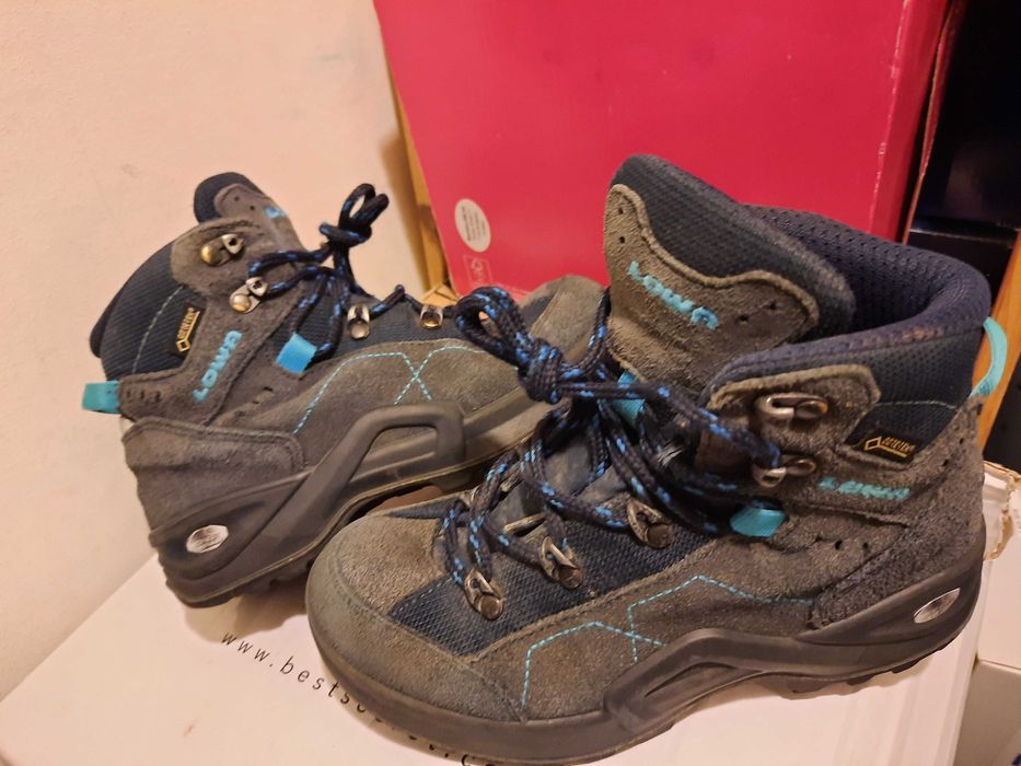 Ghete, bocanci copii, LOWA Goretex mas 28-32-34 ,waterproof, iarna