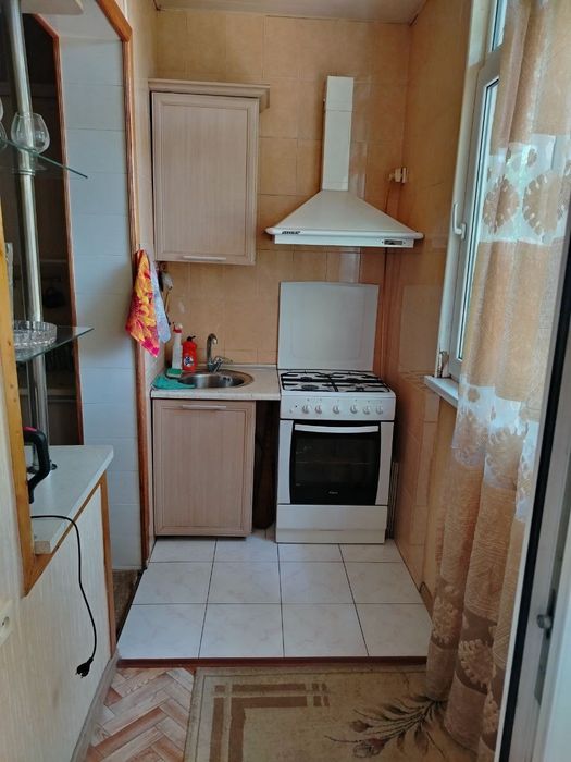 Продам чиланзар 9.  Трёх комнатная.  Балкон 1,5*6