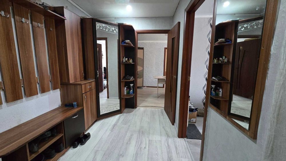 4комнатная квартира, р-н 1000 мелочей